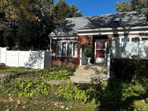 200 Drexler St, Salina, NY 13088
