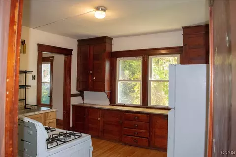 Entry Way - 403 Laforte Ave, Syracuse, NY 13207 photo 2 of 5