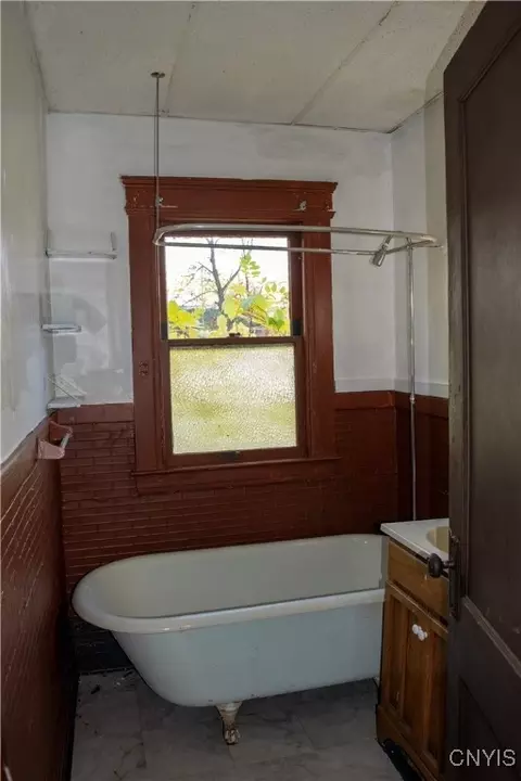 Bath - 403 Laforte Ave, Syracuse, NY 13207 photo 1 of 2