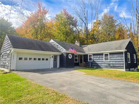 2040 Mulholland Rd, Vienna, NY 13042