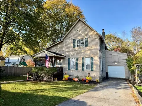 35 Elm St, Kirkland, NY 13323