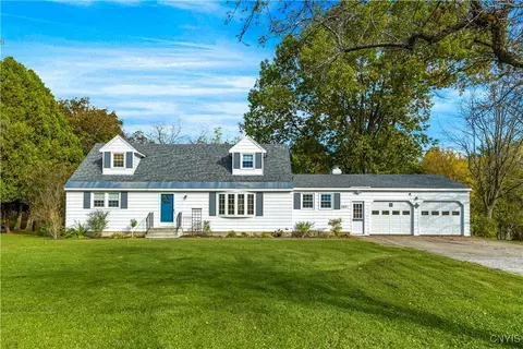8821 Tibbitts Rd, New Hartford, NY 13413