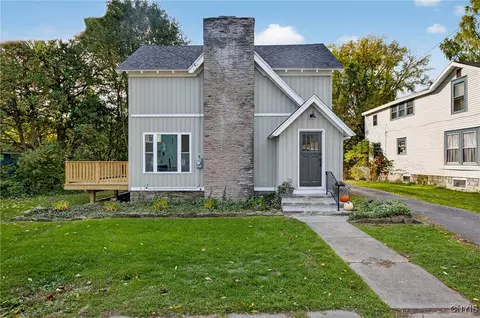 127 W Warrington Rd, Syracuse, NY 13205