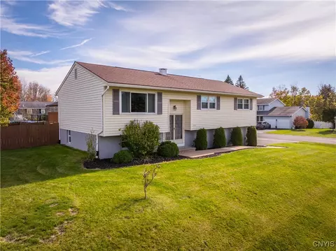 105 Evergreen Dr, Deerfield, NY 13502