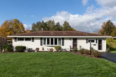 108 Dolores Ter S, Salina, NY 13212