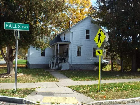301 Falls Blvd, Sullivan, NY 13037