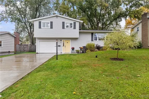 6 Quail Path, Liverpool, NY 13090