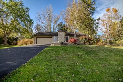 8801 Pasture Gate Ln, Lysander, NY 13027