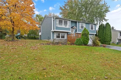 201 Woodmont Dr, Camillus, NY 13031