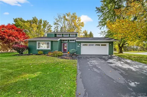 8302 Parker House Path, Cicero, NY 13039