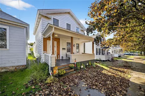 90 E Cayuga St, Oswego, NY 13126