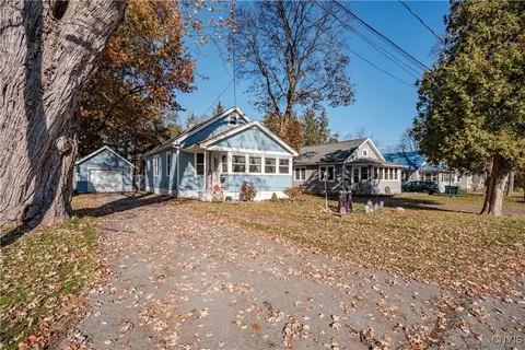 111 Randall Ter, Syracuse, NY 13212
