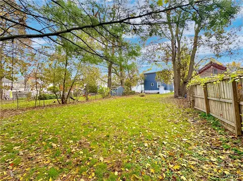 Exterior - 321 Pleasant Ave, Oneida, NY 13421 photo 6 of 6