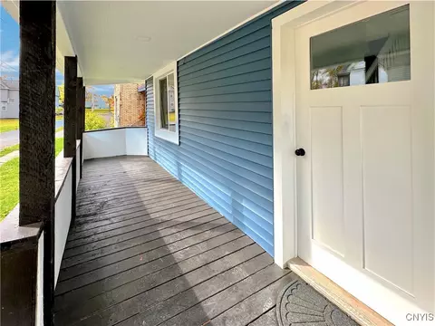 Exterior - 321 Pleasant Ave, Oneida, NY 13421 photo 3 of 6