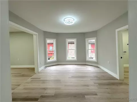 Living - 321 Pleasant Ave, Oneida, NY 13421 photo 3 of 10