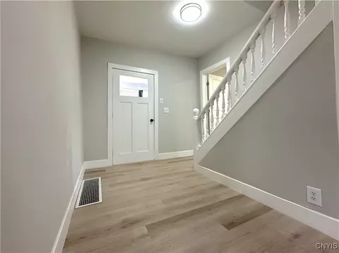 Entry Way - 321 Pleasant Ave, Oneida, NY 13421 photo 2 of 4