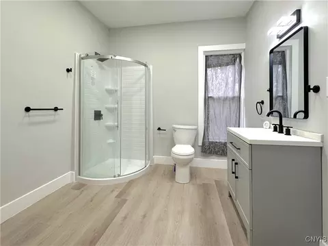 Bath - 321 Pleasant Ave, Oneida, NY 13421 photo 1 of 6