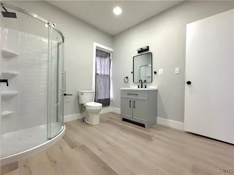 Bath - 321 Pleasant Ave, Oneida, NY 13421 photo 2 of 6