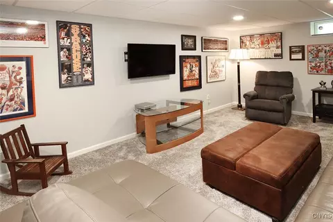 Living - 516 Standish Dr, Syracuse, NY 13224 photo 9 of 10