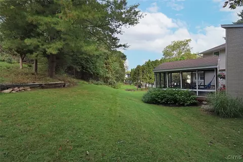 Exterior - 516 Standish Dr, Syracuse, NY 13224 photo 6 of 7