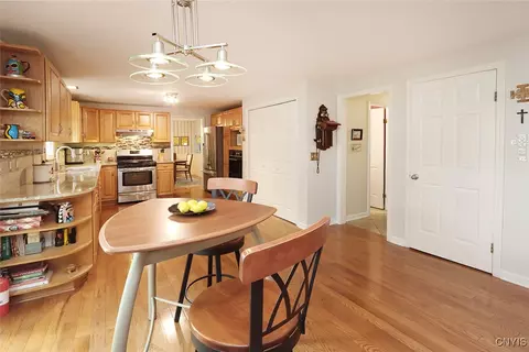 Kitchen - 516 Standish Dr, Syracuse, NY 13224 photo 6 of 7