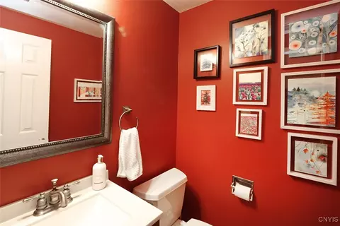 Bath - 516 Standish Dr, Syracuse, NY 13224 photo 1 of 3