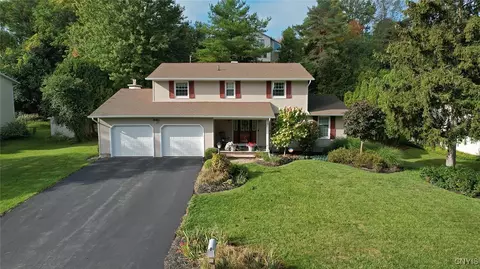 516 Standish Dr, Syracuse, NY 13224