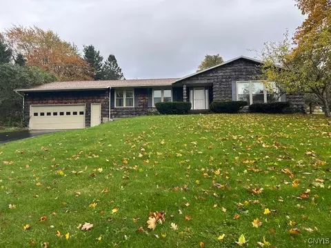 5962 Sugarbush Dr, Lafayette, NY 13159