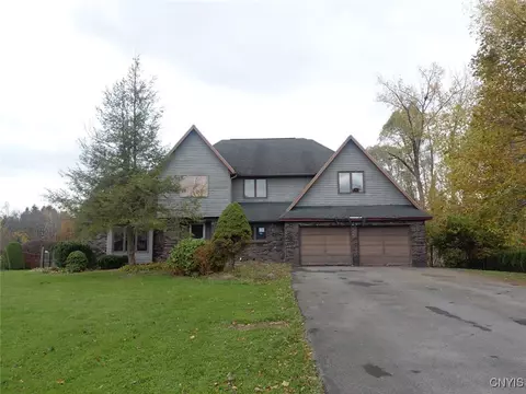 3178 Olive Dr, Lysander, NY 13027