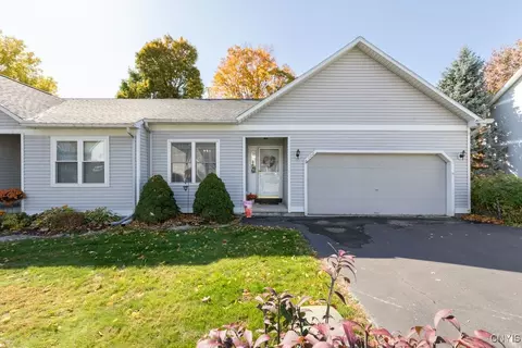 122 Timber Wolf Cir, Geddes, NY 13209