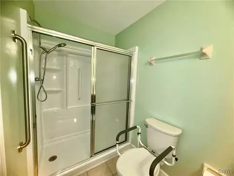 Bath - 2402 Pipers Ct, Lysander, NY 13027 photo 3 of 4