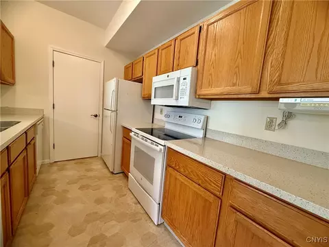 Kitchen - 2402 Pipers Ct, Lysander, NY 13027 photo 2 of 3