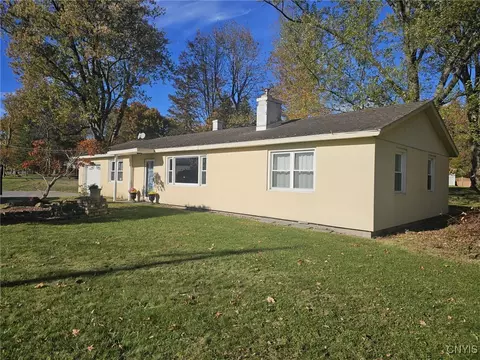 6708 E Lake Rd, Owasco, NY 13021