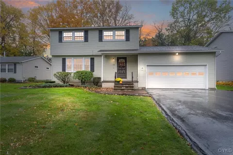 104 Whiskwood Ln, Minoa, NY 13116