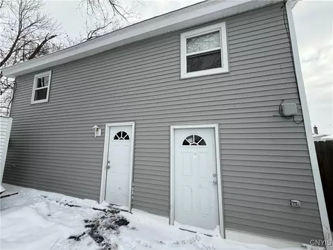 125 W 1st St, East Syracuse, NY 13057