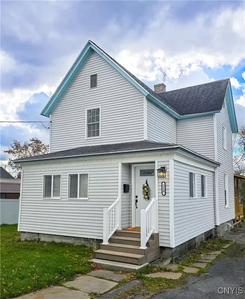 210 St Lawrence Ave E, Brownville, NY 13615