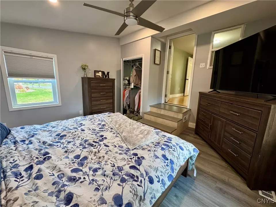 Bedroom - 8556 Belnor Dr, Cicero, NY 13039 photo 5 of 5