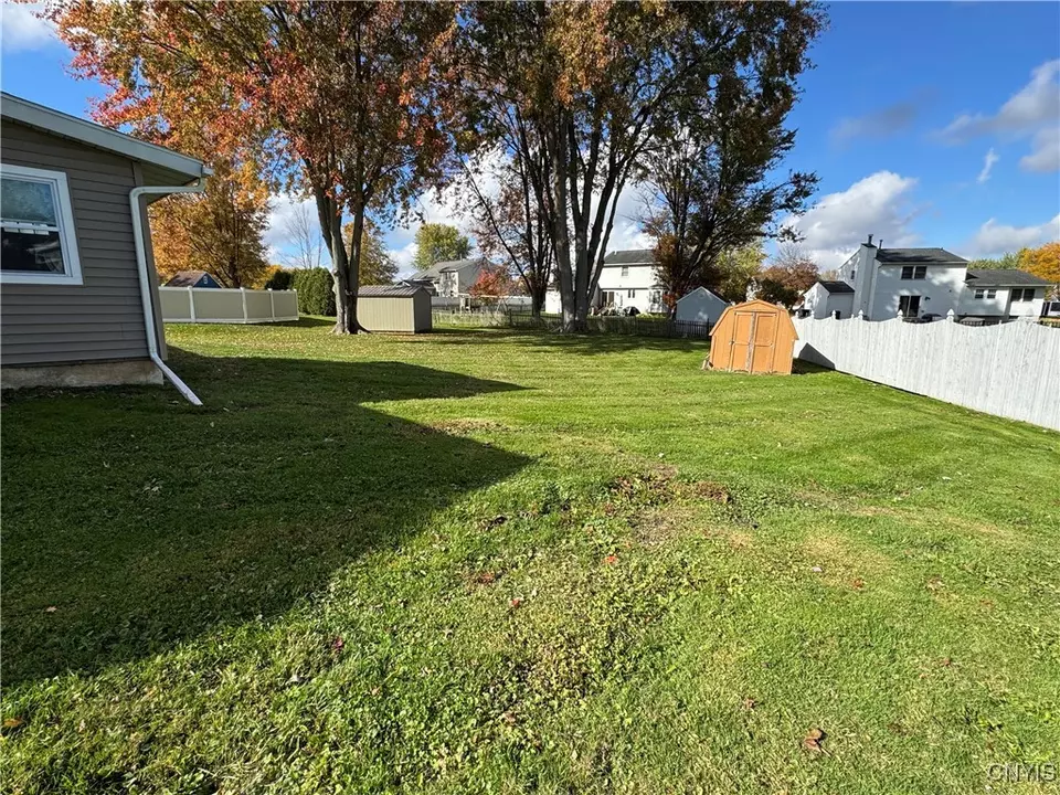 Exterior - 8556 Belnor Dr, Cicero, NY 13039 photo 3 of 6