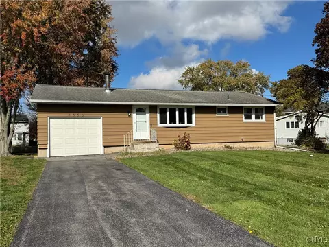 Exterior - 8556 Belnor Dr, Cicero, NY 13039 photo 1 of 6
