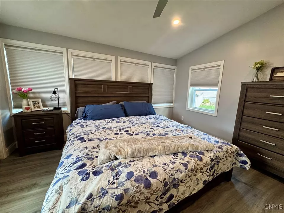 Bedroom - 8556 Belnor Dr, Cicero, NY 13039 photo 4 of 5