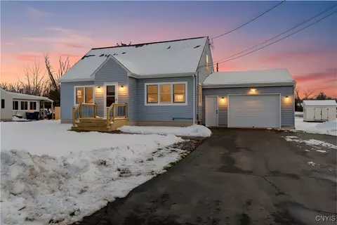 104 Sharon Rd, Geddes, NY 13209