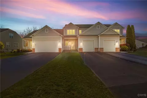 4232 Sandbar Ln, Liverpool, NY 13090