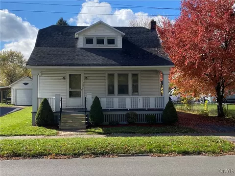 924 Eagle St, Utica, NY 13501