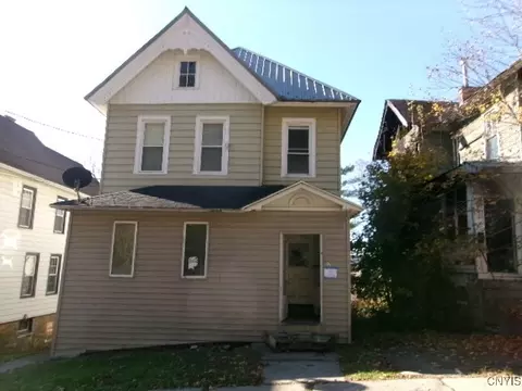 17 Loomis St, Little Falls, NY 13365