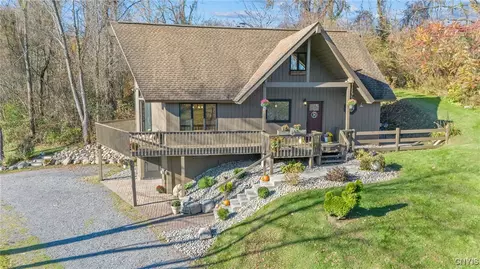2886 Fox Rd, Onondaga, NY 13110