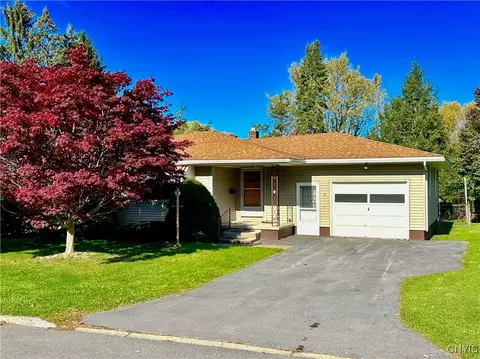 71 Young Ave, New York Mills, NY 13417