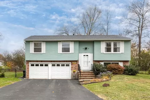 316 Longdale Dr, Salina, NY 13090