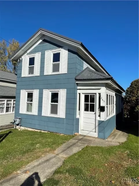 285 W 8th St, Oswego, NY 13126