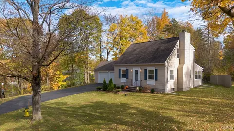 101 Griffin Dr, Fayetteville, NY 13066