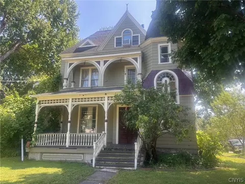 302 Keyes Ave, Watertown, NY 13601
